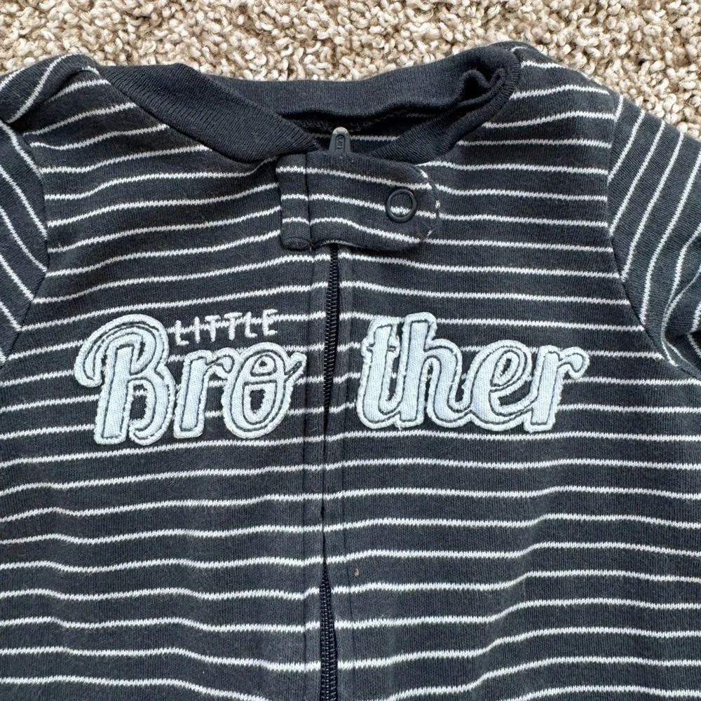 Carter’s Baby Boy 3-Pack bundle Footed Zip Sleepers Pajamas Blue Striped Size 3M